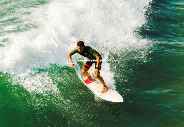 爱游戏体育在线-塞维利亚主场告捷力擒强敌 关键三分提振欧战征程